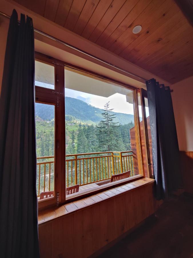 The Woodpecker Inn & Cafe, Jibhi Экстерьер фото