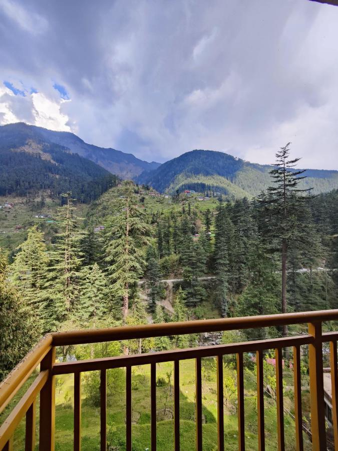 The Woodpecker Inn & Cafe, Jibhi Экстерьер фото