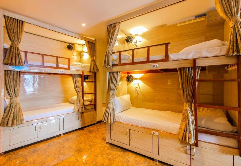 The Woodpecker Inn & Cafe, Jibhi Экстерьер фото