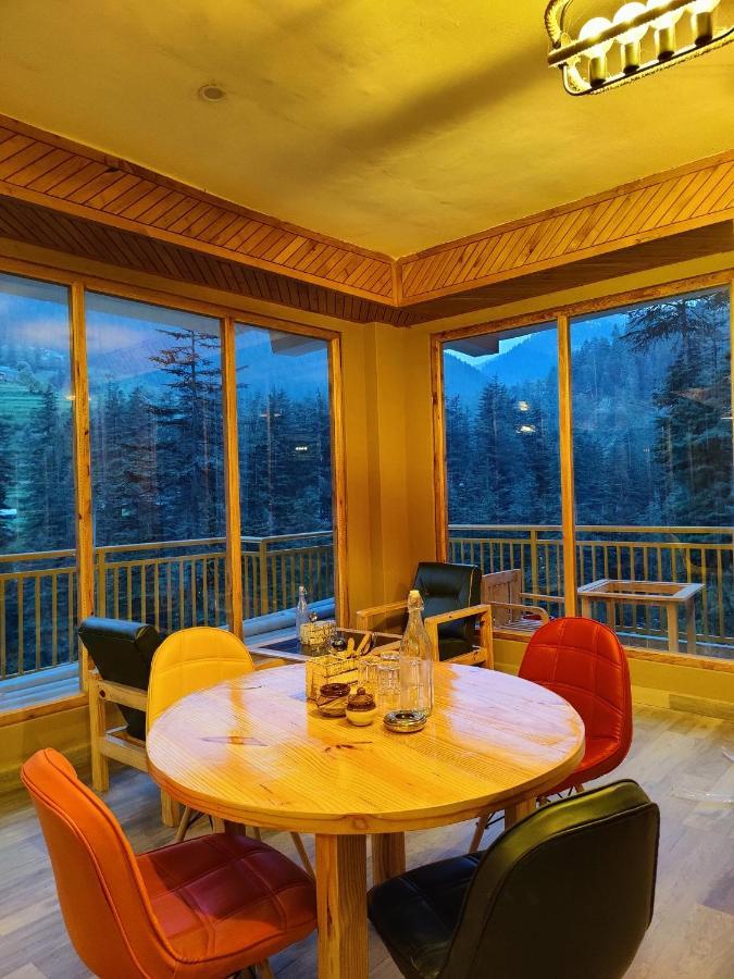 The Woodpecker Inn & Cafe, Jibhi Экстерьер фото